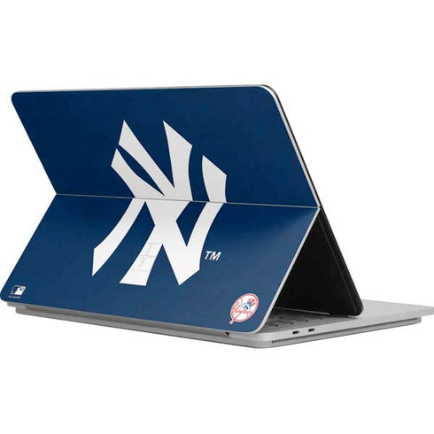 MLB New York Yankees - Solid Distressed Surface Laptop Studio Skin